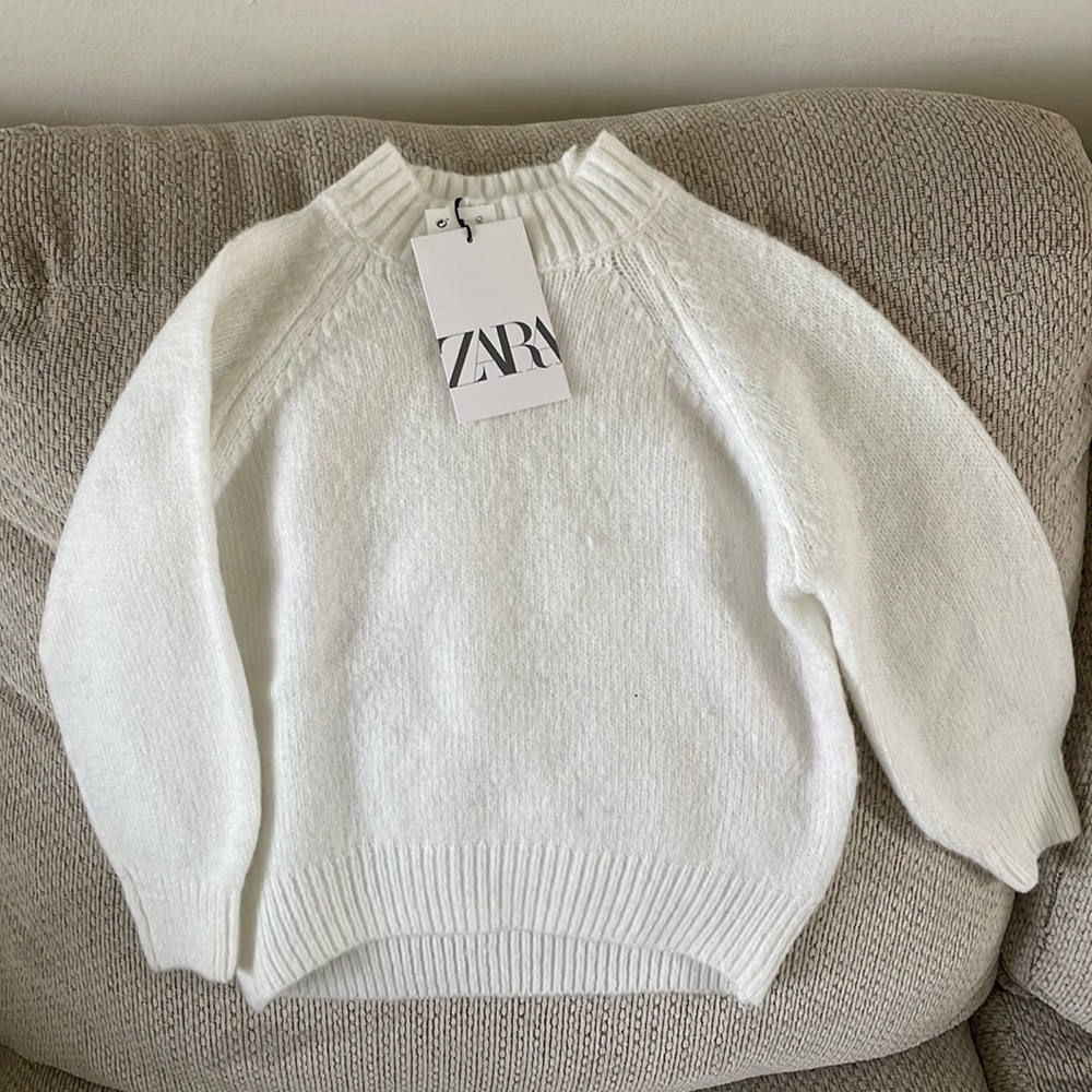 Zara child white pull over sweater